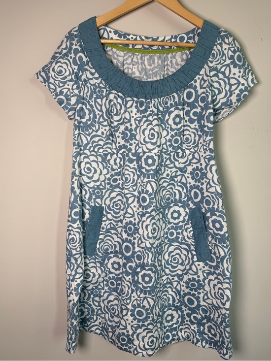 Boden Dresses & Skirts - Boden Blue Floral Linen Shift Dress Scoop Neck Pockets Cottagecore  Summer 10